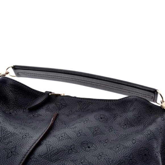 Louis vuitton Monogram Mahina Black Selene Hobo - Picture 6 of 13
